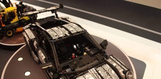 New LEGO Technic Porsche 911