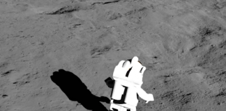 Here We Go Again – LEGO Teasing Moon Set LEGO Minifigure on the moon