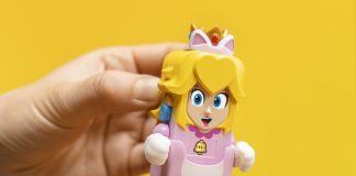 LEGO Super Mario meets his Princess Peach