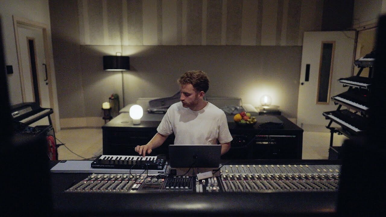 LEGO & Artists Create R&B - ‘Rhythm & Bricks’ - Brick Brains