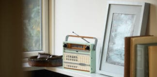 Turn Up the Nostalgia: LEGO’s New Retro Radio Lets You Groove Back to the ’50s and ’60s!