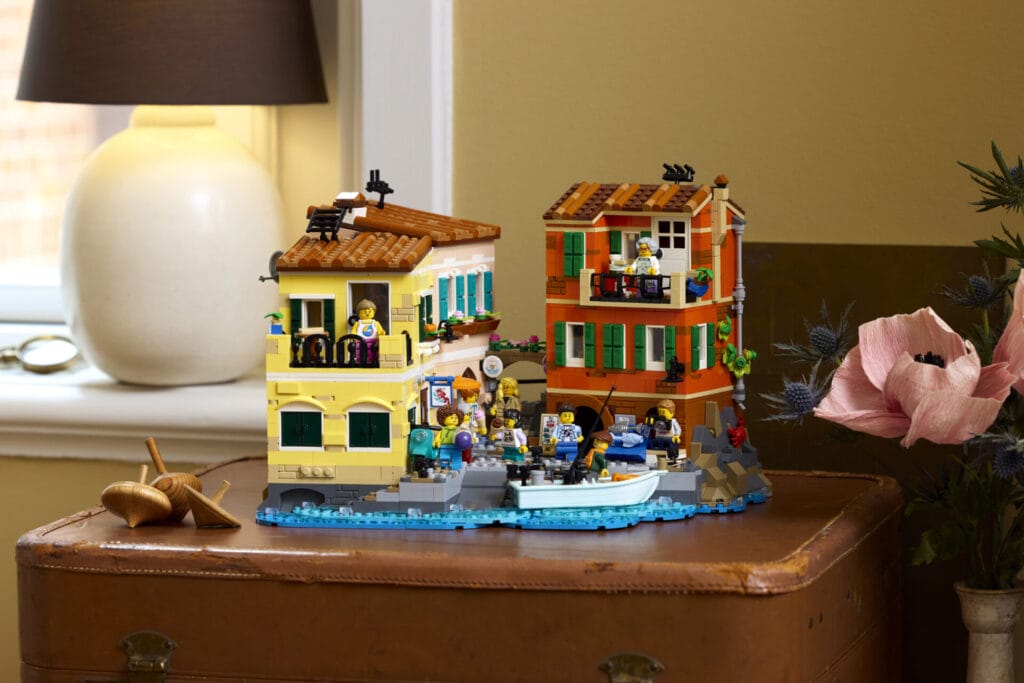 LEGO Ideas Italian Riviera Architecture Set Captures Coastal Charm in Bricks 3 21359 Lifestyle Envr 03
