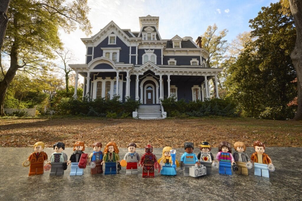 LEGO Stranger Things Creel House: The Amazing Transforming LEGO House Arrives January 2026 6 04 Minifigure Lineup in front of Creel House Atlanta