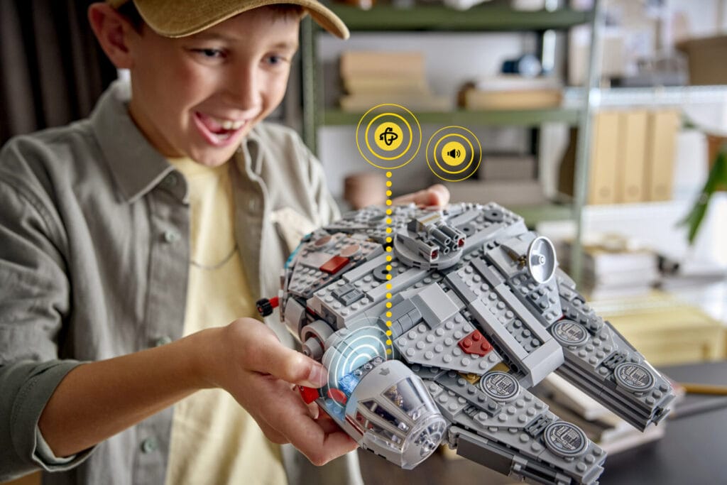 LEGO Star Wars SMART Play Expands with 5 New Sets at Nuremberg Toy Fair 3 75426 Lifestyle cons 4