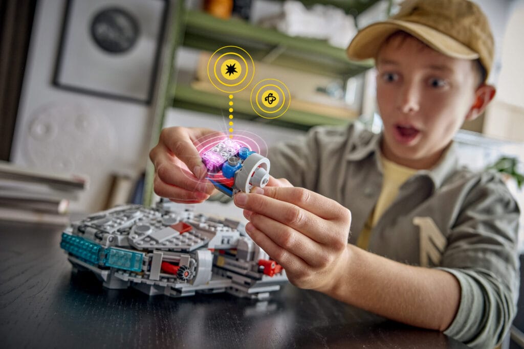 LEGO Star Wars SMART Play Expands with 5 New Sets at Nuremberg Toy Fair 5 75426 Lifestyle cons 6
