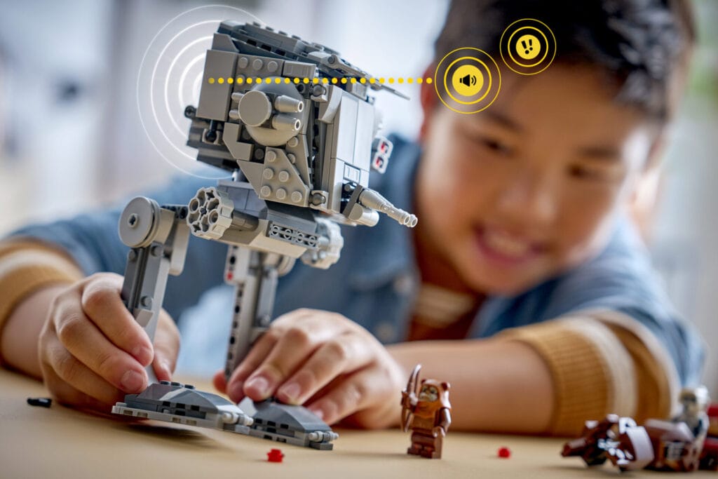 LEGO Star Wars SMART Play Expands with 5 New Sets at Nuremberg Toy Fair 23 75424 Lifestyle cons 4