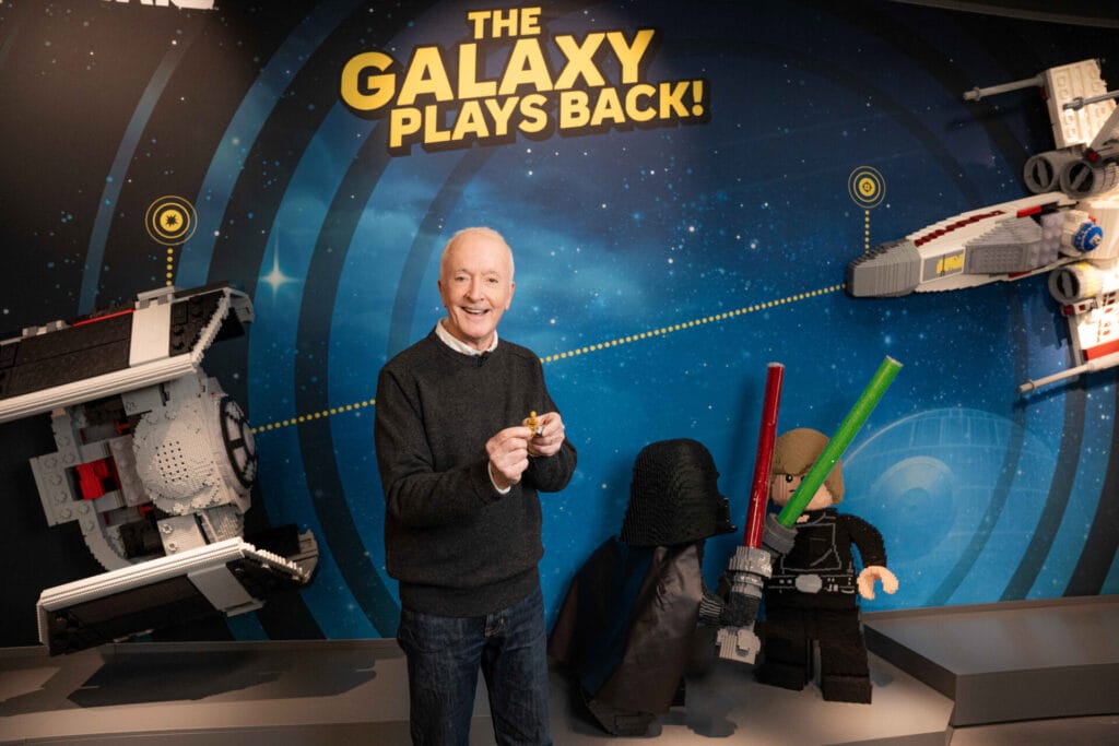 LEGO Star Wars SMART Play Expands with 5 New Sets at Nuremberg Toy Fair 33 Anthony Daniels (C-3PO) holds a C-3PO minifigure at the Nuremberg Toy Fair