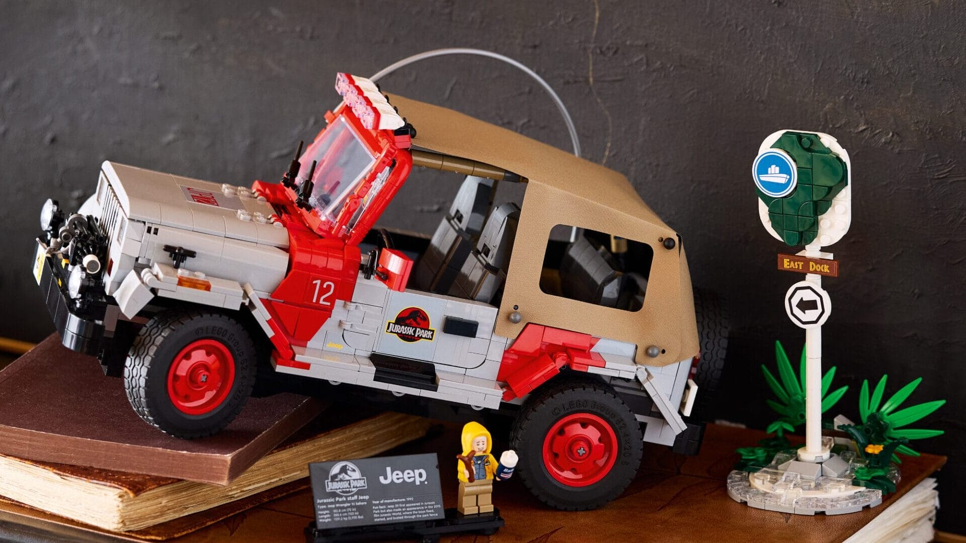 LEGO Set 77984 Jurassic WOrld: Jurassic Park Jeep Wrangler