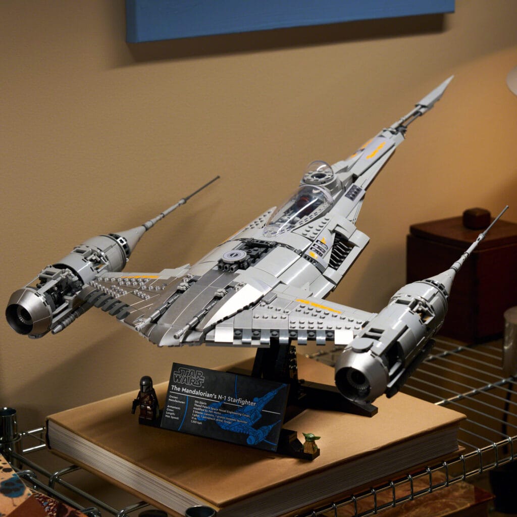 LEGO Mandalorian N-1 Starfighter is displayed with the 2 minifigures